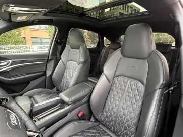 Audi Q8 Sportback e-tron 55 quattro S line