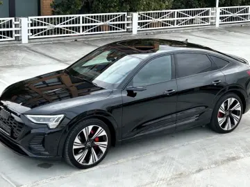 Audi Q8 Sportback e-tron 55 quattro S line