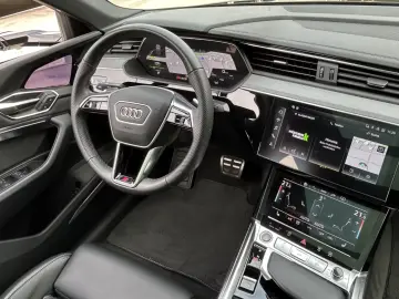 Audi Q8 Sportback e-tron 55 quattro S line