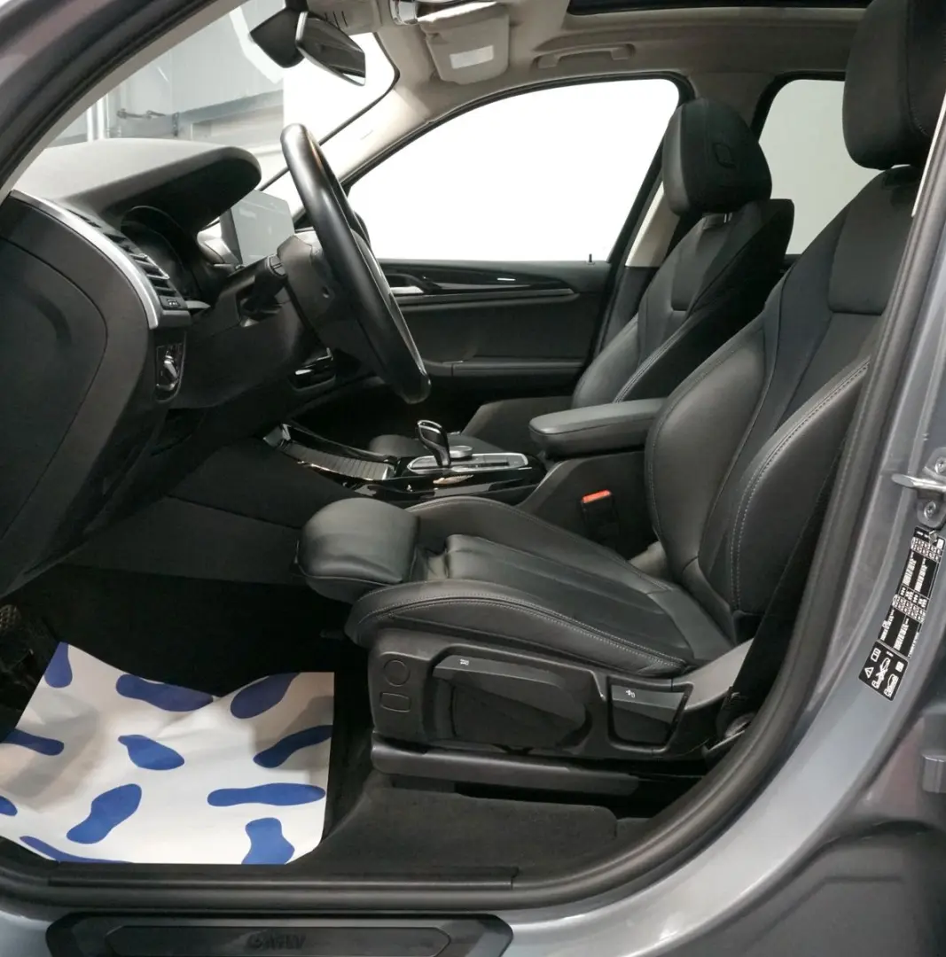X3 xDrive 20 i  PANO LEDER LASER