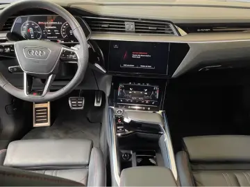 Audi Q8 55 quattro S line LED B&O Navi ACC