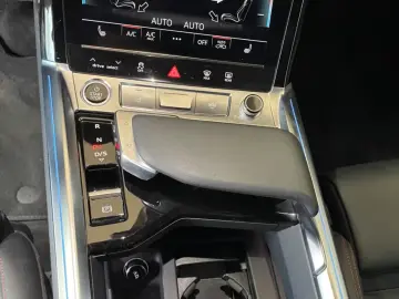 Audi Q8 55 quattro S line LED B&O Navi ACC