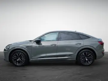 Audi Q8 Sportback 55 e-tron quattro advanced AHK