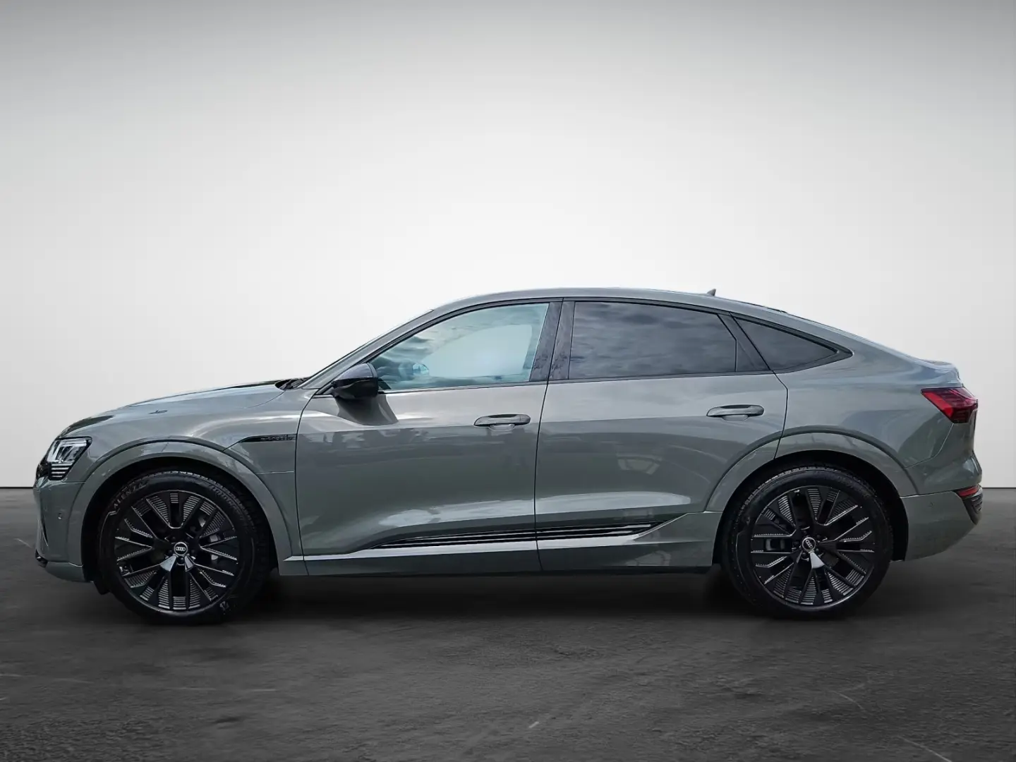 Audi Q8 Sportback 55 e-tron quattro advanced AHK