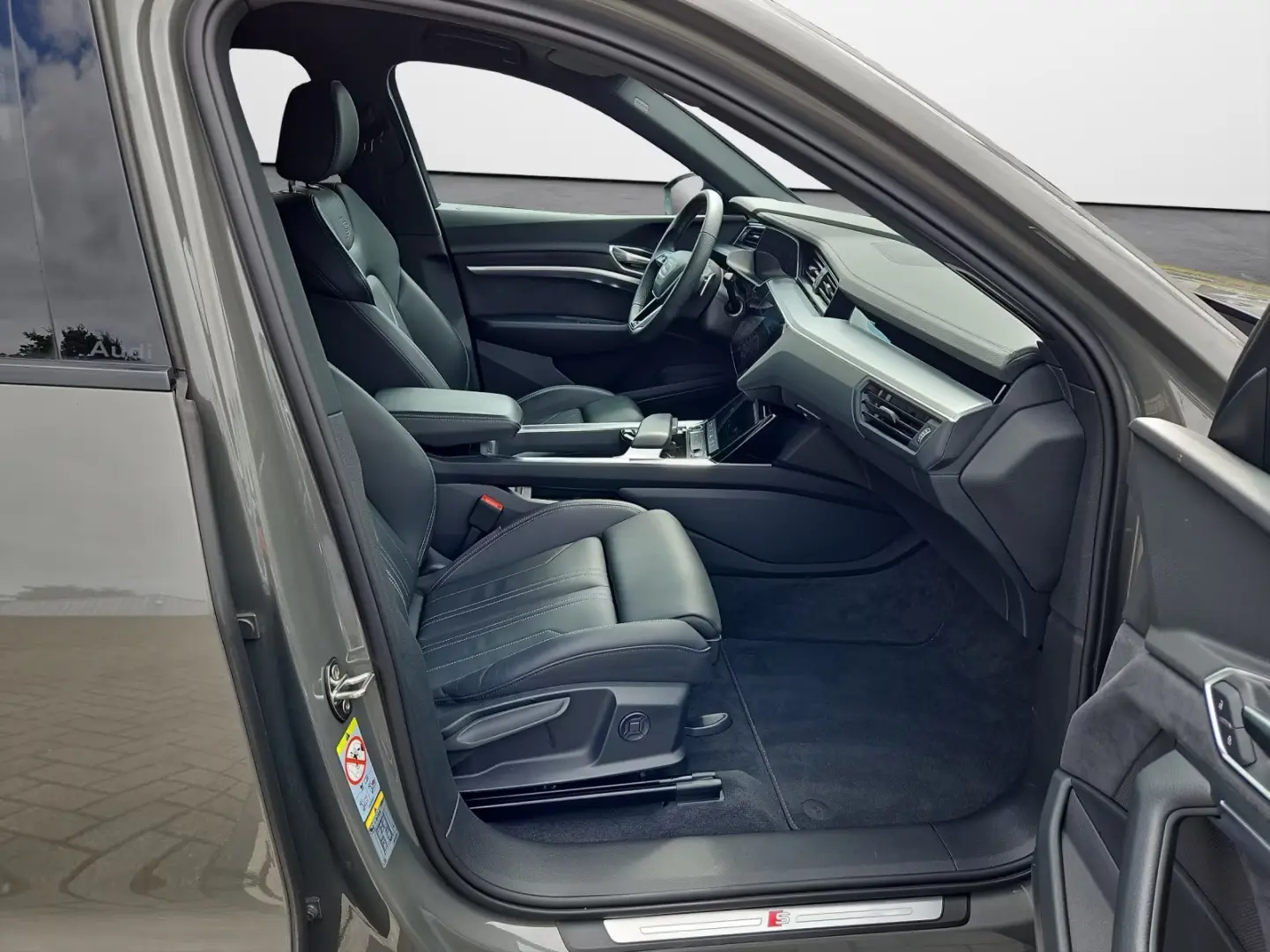 Audi Q8 Sportback 55 e-tron quattro advanced AHK
