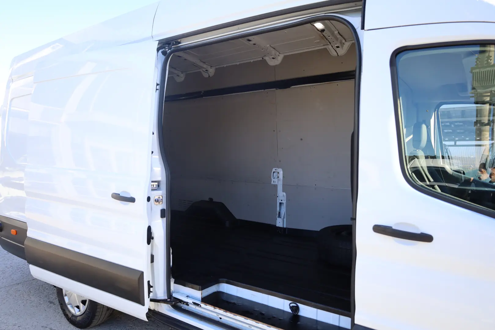 Ford Transit L4H3 2.0 130 cp