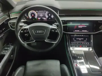 Audi A8 60 de TFSI-uri și patru BetterVision