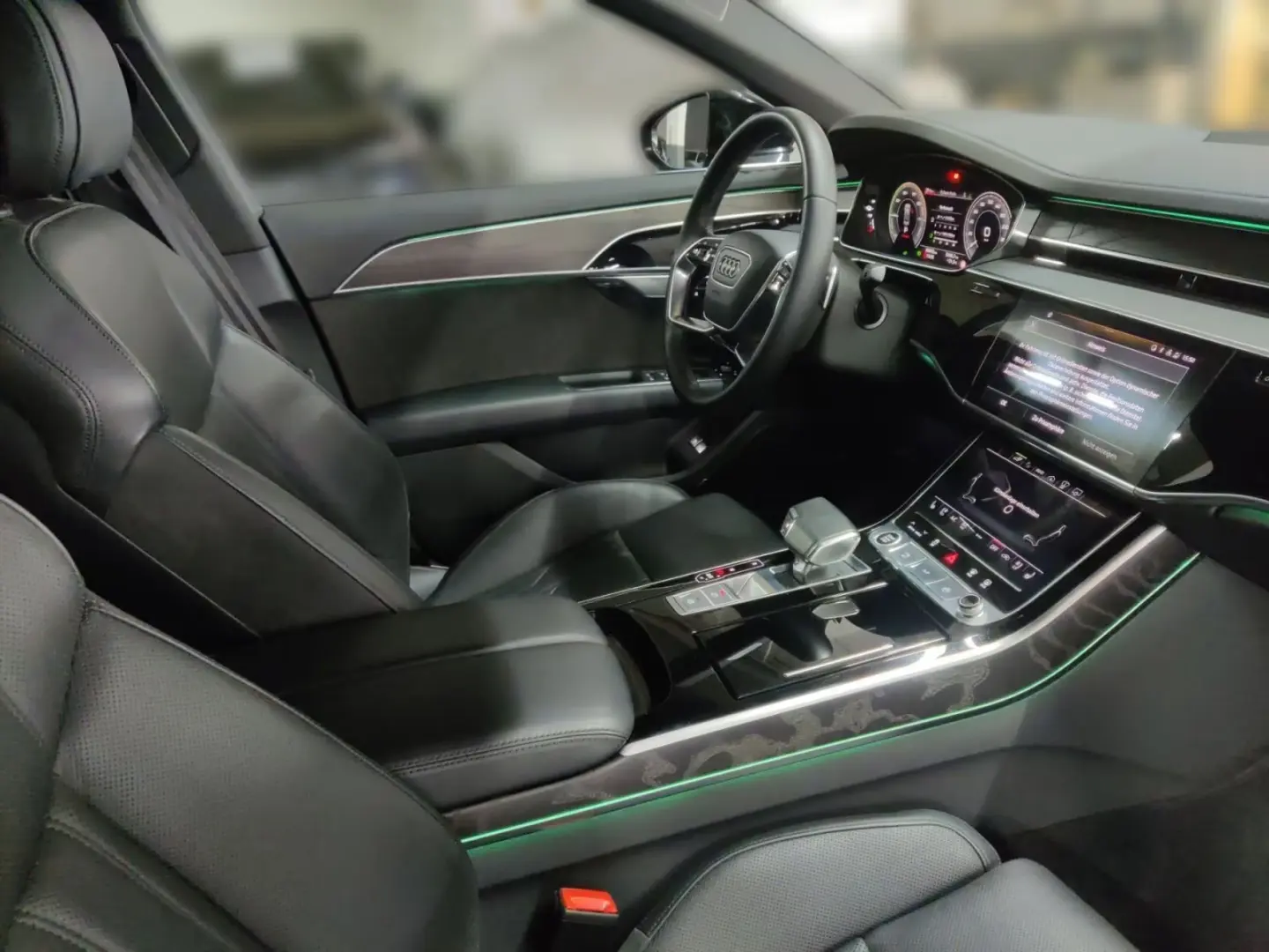 Audi A8 60 de TFSI-uri și patru BetterVision
