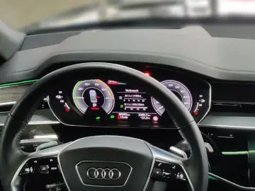Audi A8 60 de TFSI-uri și patru BetterVision