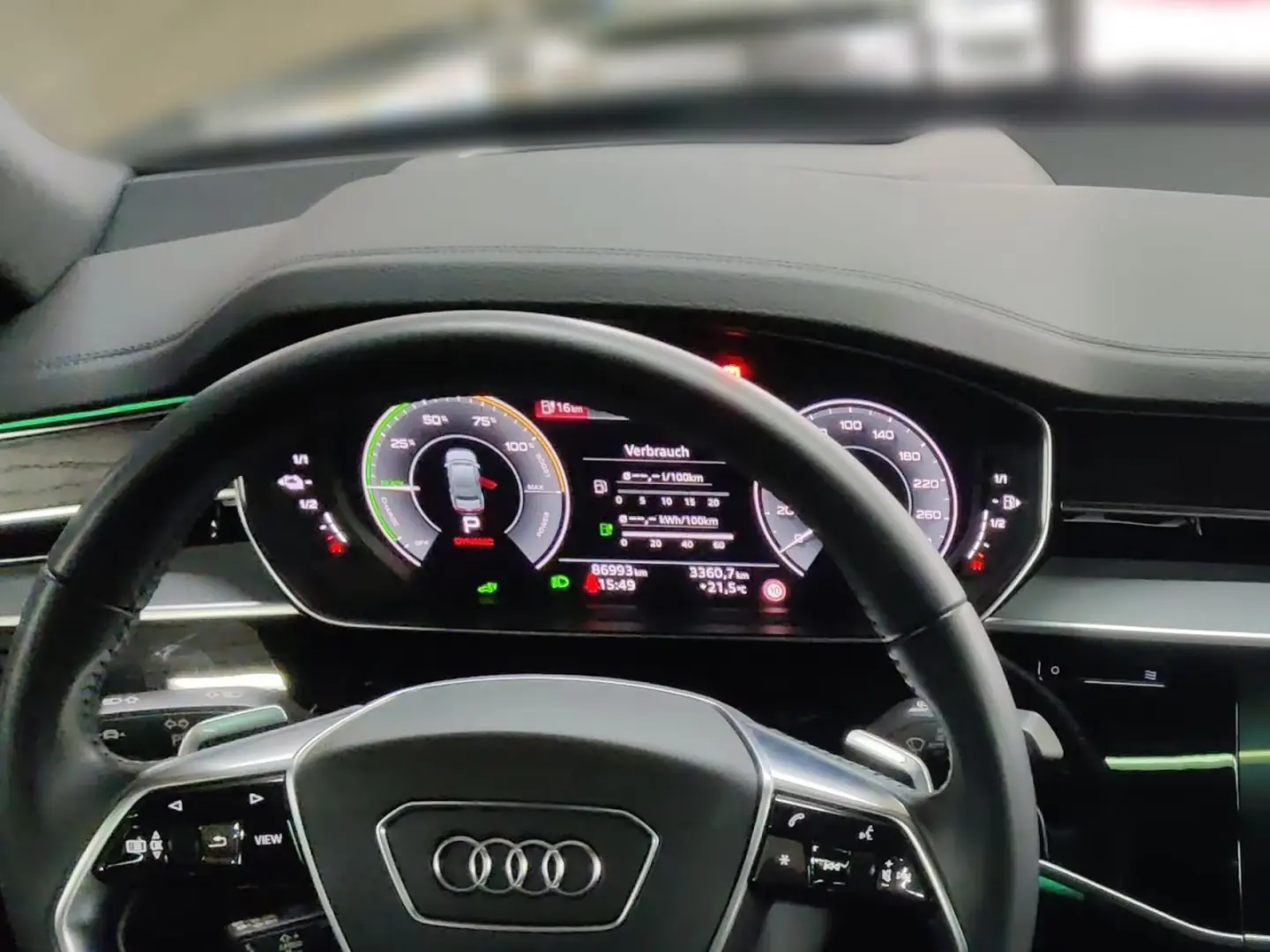 Audi A8 60 de TFSI-uri și patru BetterVision