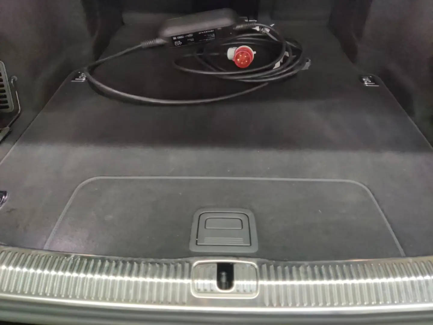 Audi A8 60 de TFSI-uri și patru BetterVision