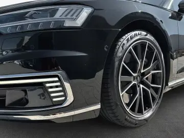 Audi A8 60 TFSI și quattro tiptronic