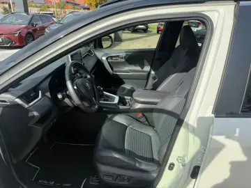 RAV 4 2.5 4x2 Hybrid Style Selection