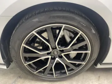 Audi A8 55 TFSI quattro S-Line Negru Stil