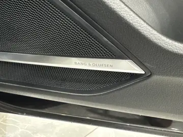 Audi A8 50 TDI quattro 65TKM PANO HUD