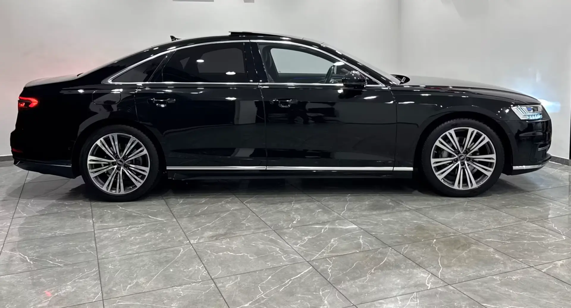 Audi A8 50 TDI quattro 65TKM PANO HUD