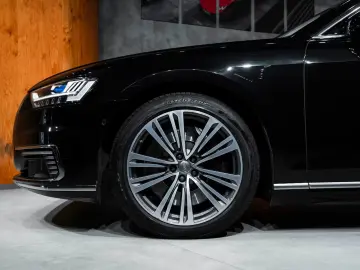 Audi A8 60 TFSI e L quattro Masaj Pano B&O