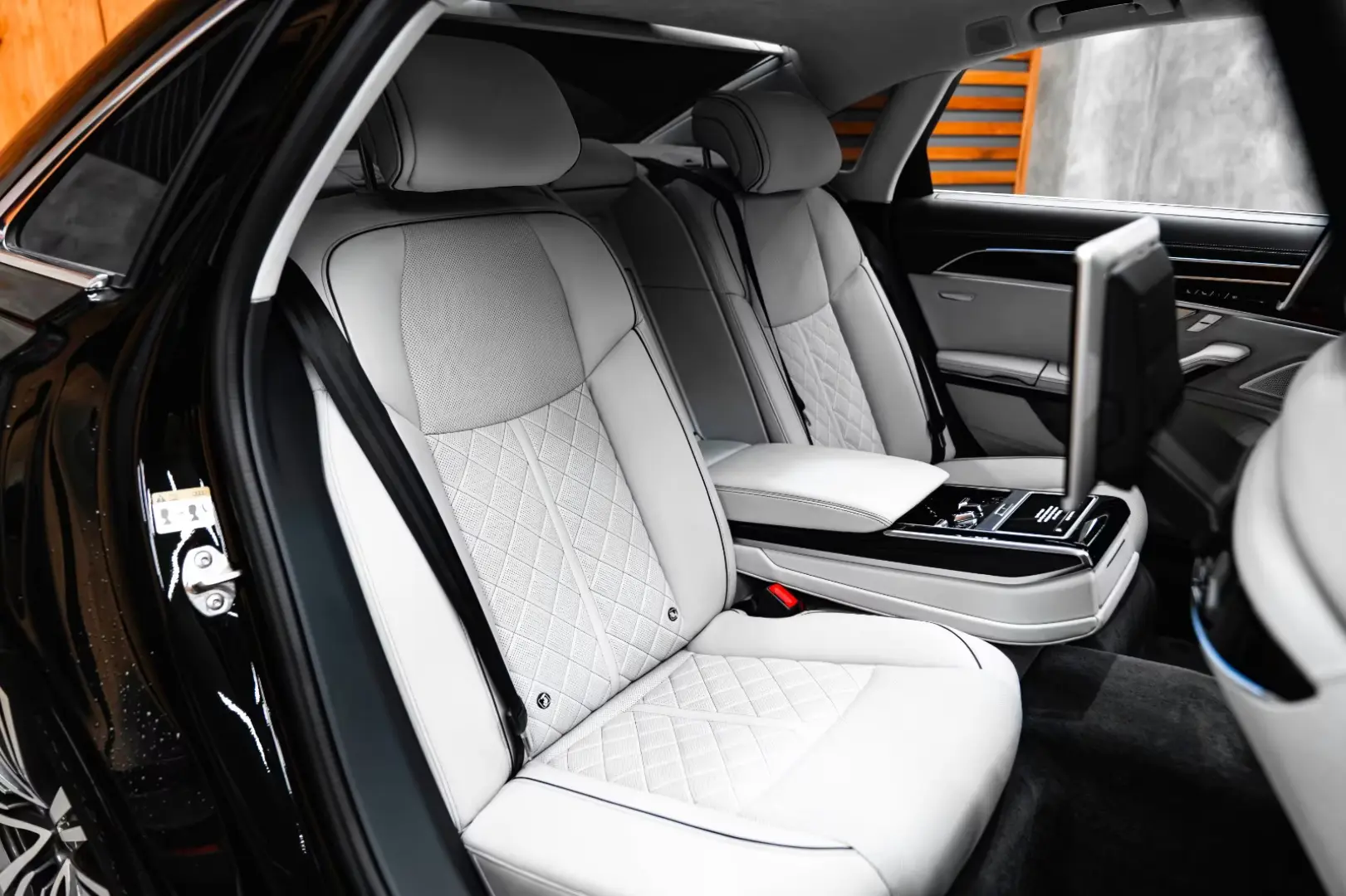 Audi A8 60 TFSI e L quattro Masaj Pano B&O