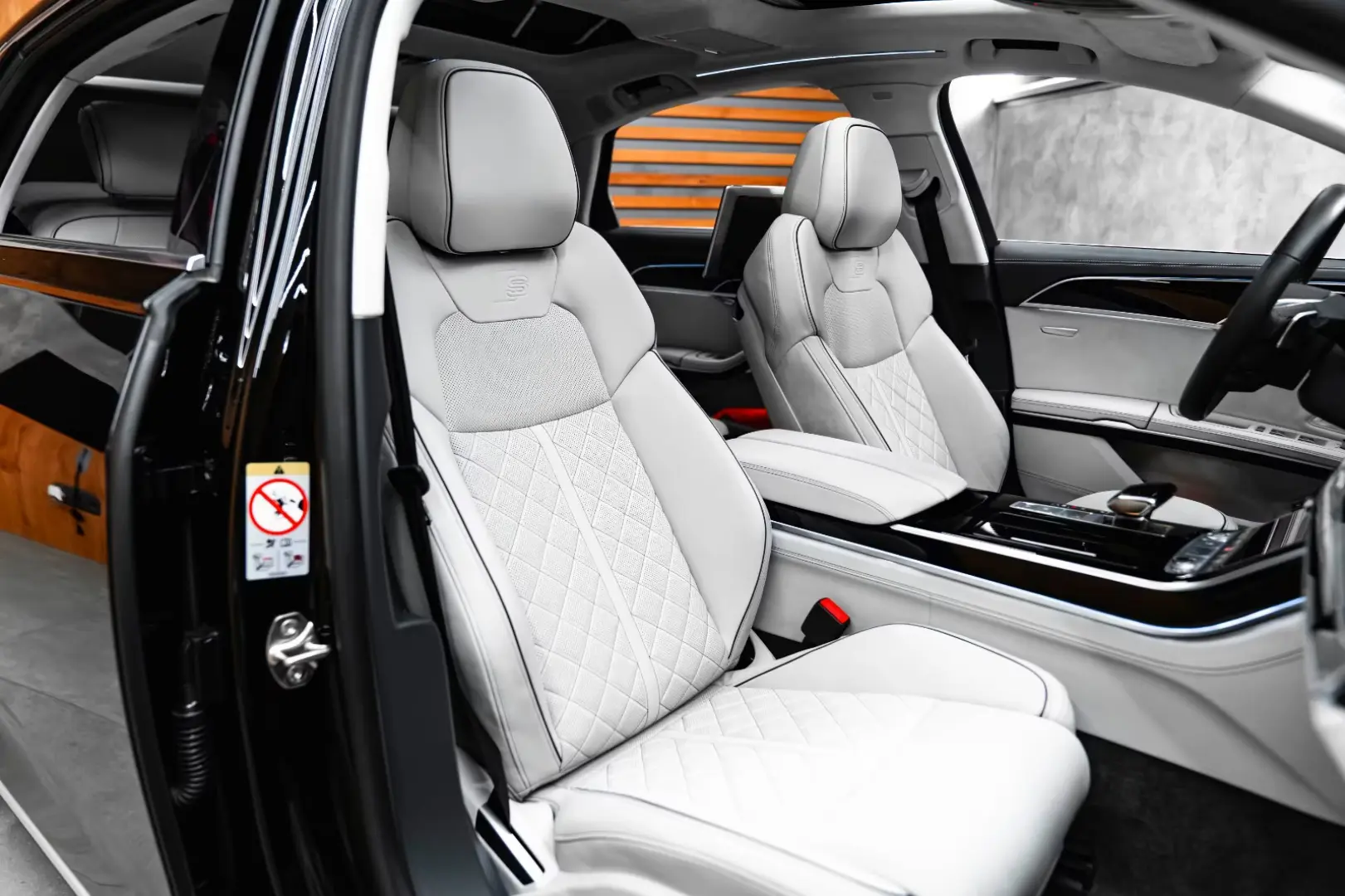 Audi A8 60 TFSI e L quattro Masaj Pano B&O