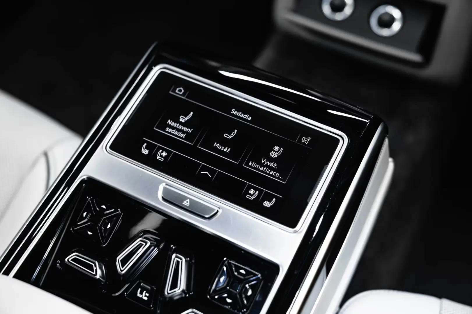 Audi A8 60 TFSI e L quattro Masaj Pano B&O