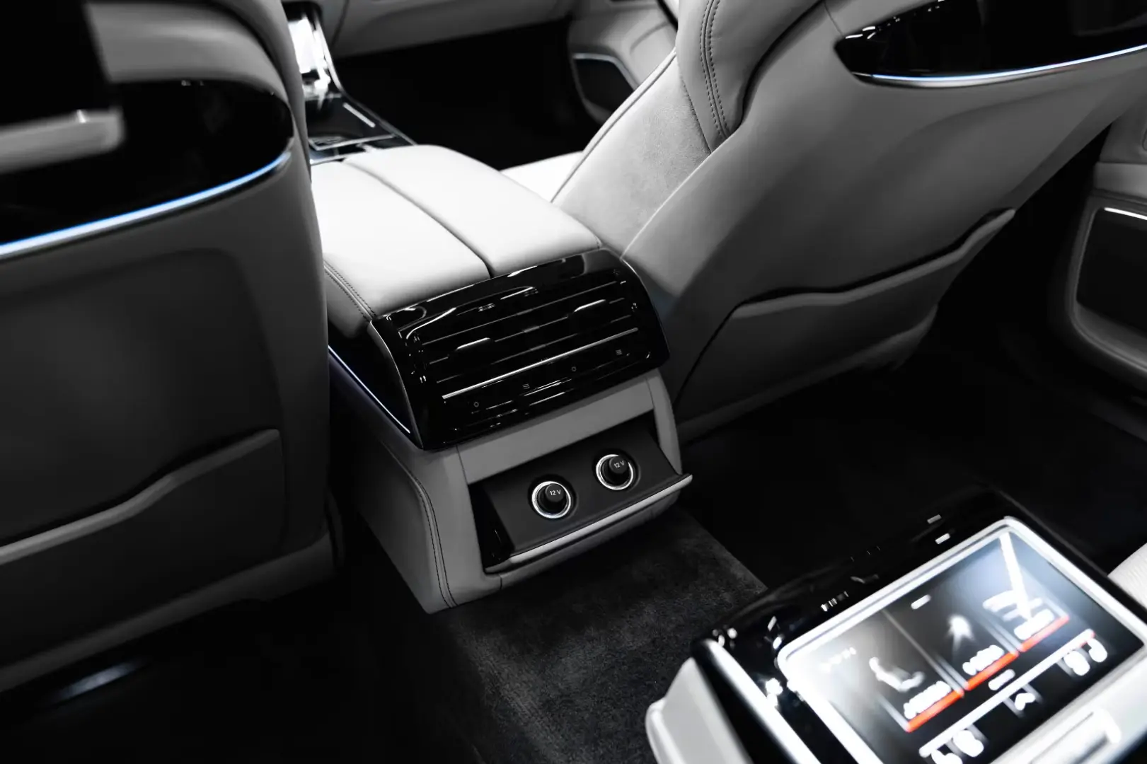 Audi A8 60 TFSI e L quattro Masaj Pano B&O