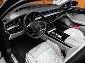 Audi A8 60 TFSI e L quattro Masaj Pano B&O