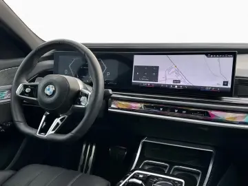 740d M Sport Pro HUD B W 360  Stdhz