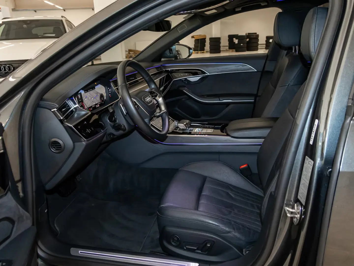 Audi A8 55 TFSI quattro AIR HeadUp Pano