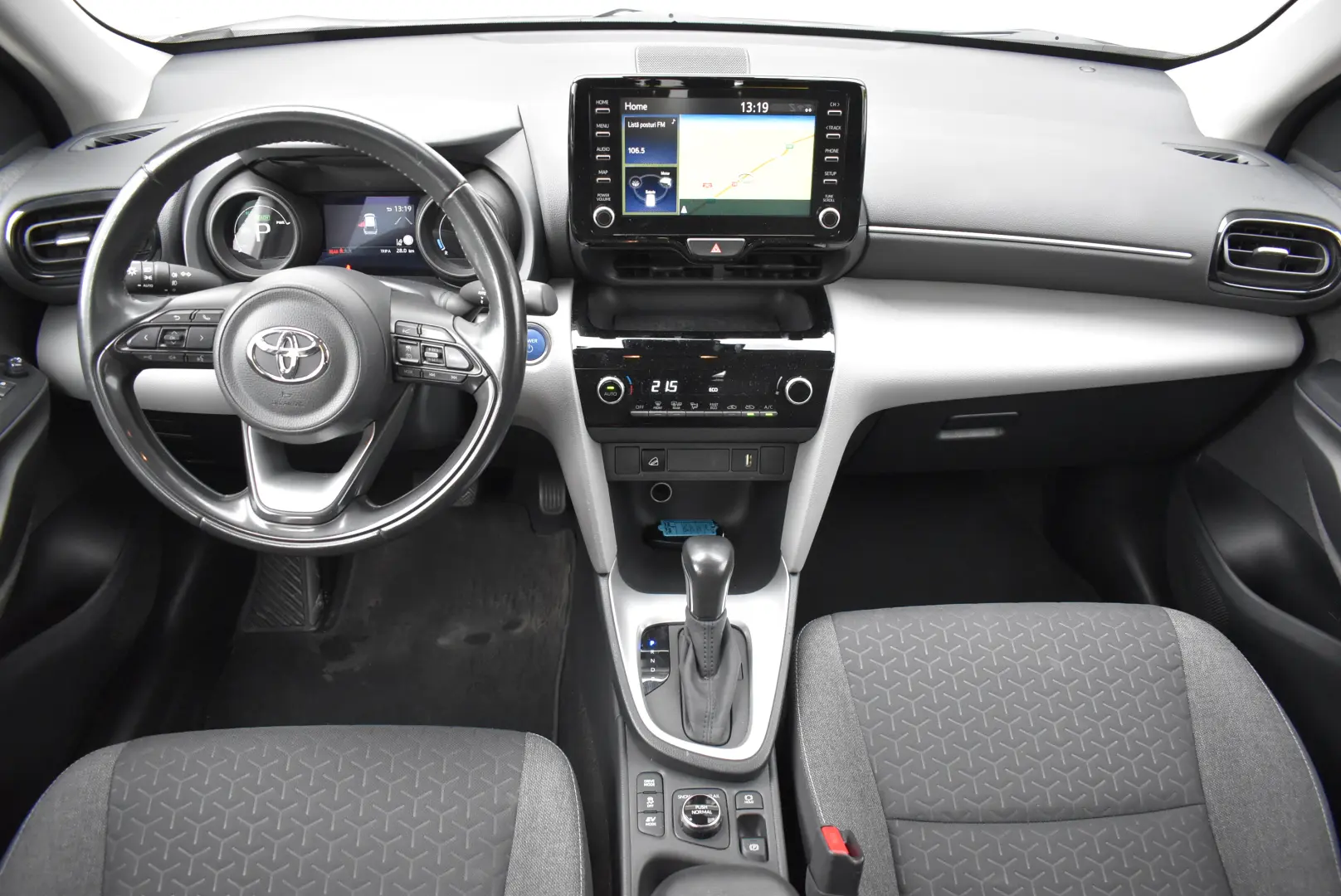 Toyota Yaris 1.5 VVT-i HSD Exclusive Style