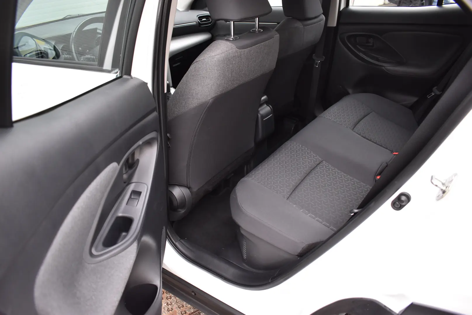 Toyota Yaris 1.5 VVT-i HSD Exclusive Style