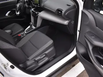 Toyota Yaris 1.5 VVT-i HSD Exclusive Style