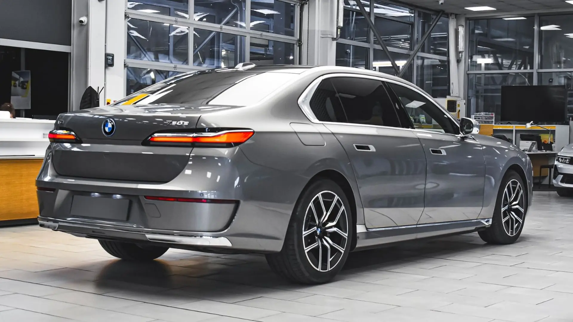 BMW 750e xDrive Executive Lounge PHEV Sportautom