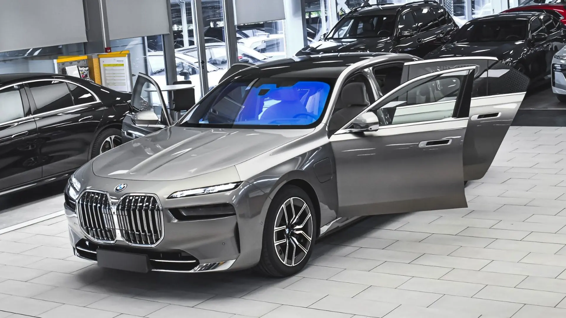 BMW 750e xDrive Executive Lounge PHEV Sportautom