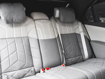 BMW 750e xDrive Executive Lounge PHEV Sportautom