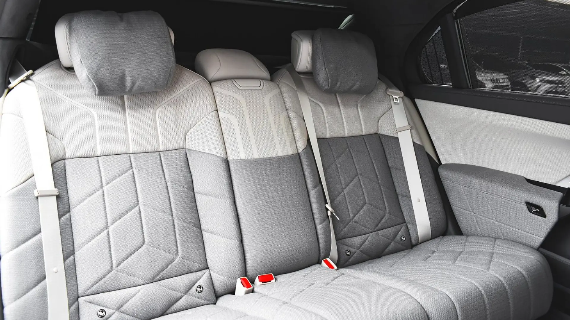 BMW 750e xDrive Executive Lounge PHEV Sportautom
