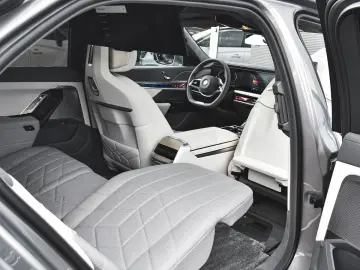 BMW 750e xDrive Executive Lounge PHEV Sportautom
