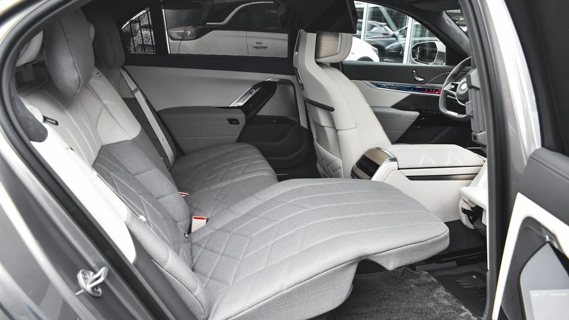 BMW 750e xDrive Executive Lounge PHEV Sportautom