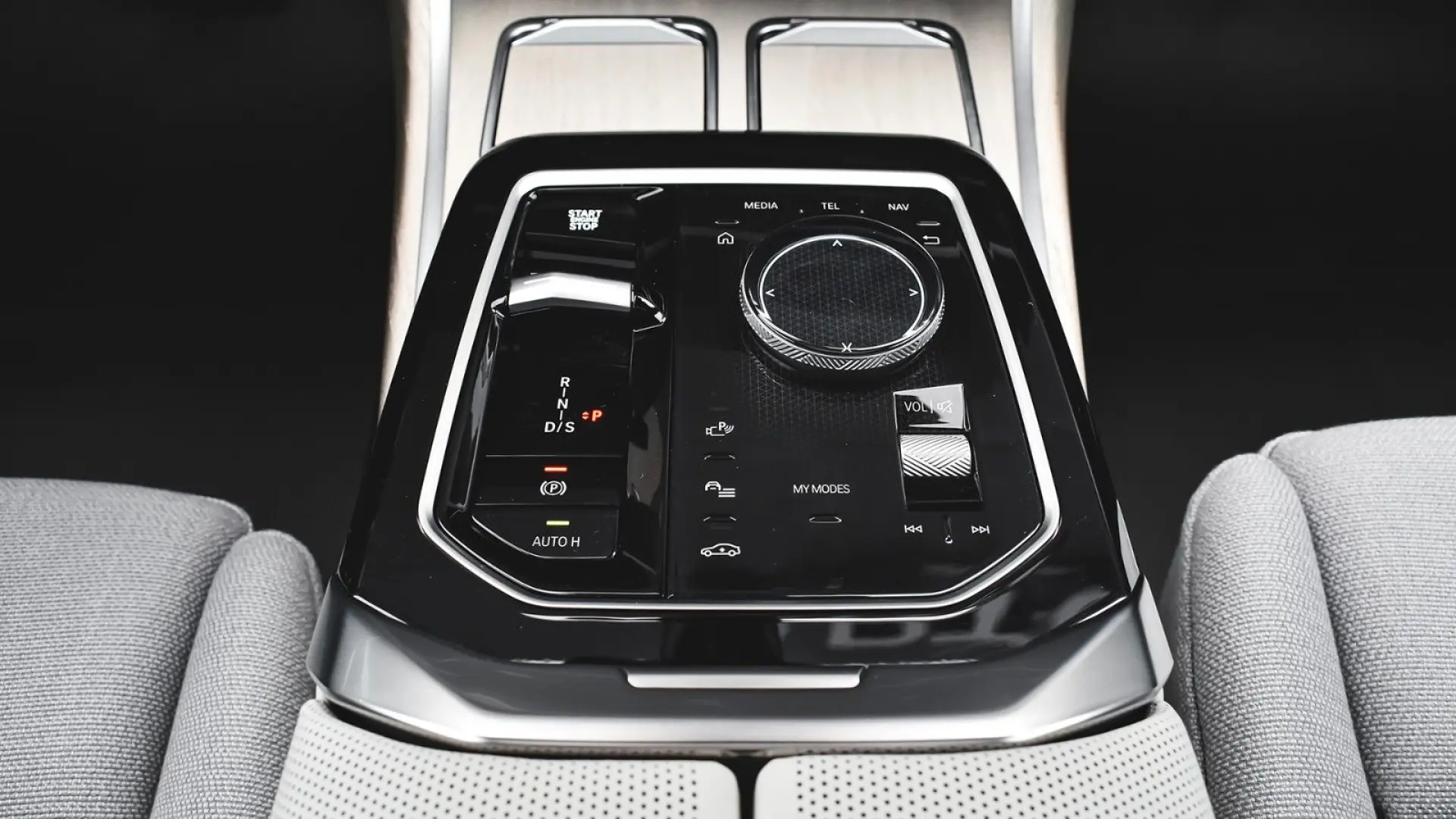 BMW 750e xDrive Executive Lounge PHEV Sportautom