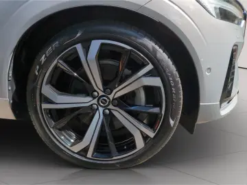 XC60 B4 AWD Ultimate Dark  Luft AHK SH BLIS 360