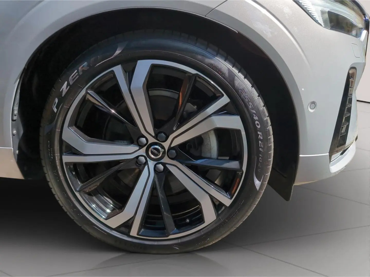 XC60 B4 AWD Ultimate Dark  Luft AHK SH BLIS 360
