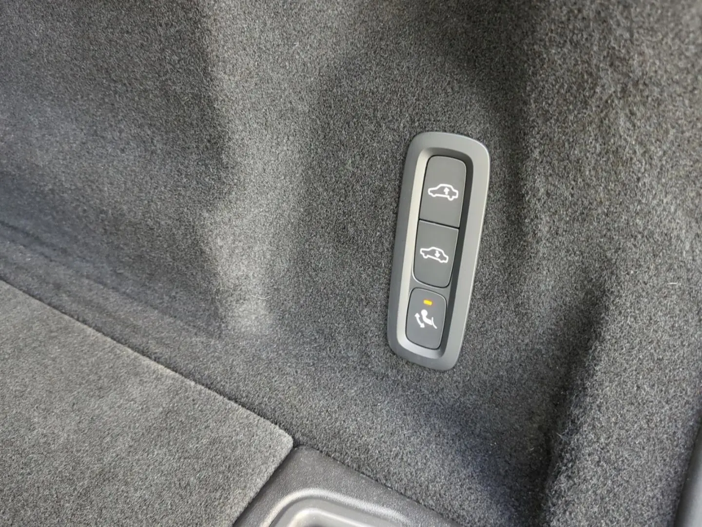 XC60 B4 AWD Ultimate Dark  Luft AHK SH BLIS 360