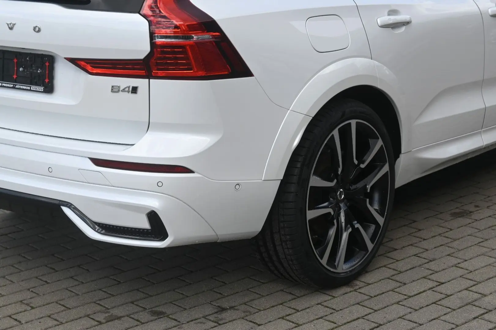 XC60 UltimateDark AWD MASS LUFT HUD B&W 22  360