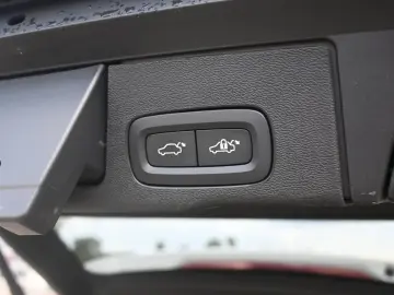 XC60 UltimateDark AWD MASS LUFT HUD B&W 22  360