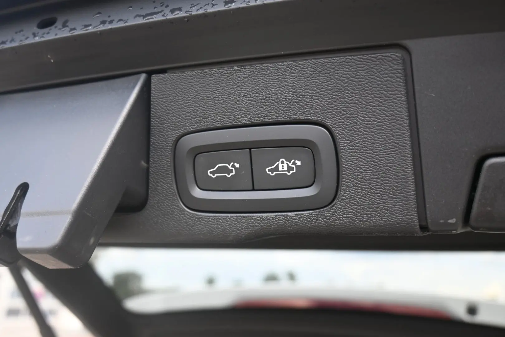 XC60 UltimateDark AWD MASS LUFT HUD B&W 22  360