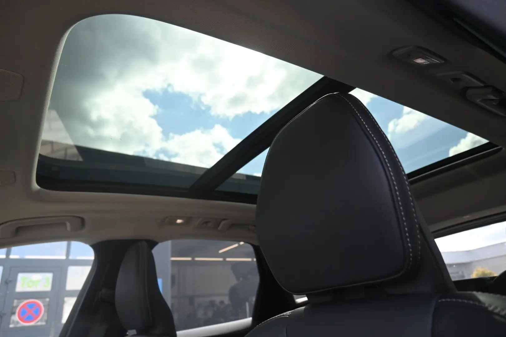 XC60 UltimateDark AWD MASS LUFT HUD B&W 22  360
