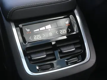XC60 UltimateDark AWD MASS LUFT HUD B&W 22  360