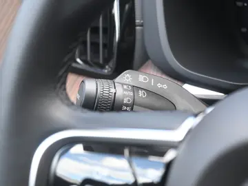 XC60 UltimateDark AWD MASS LUFT HUD B&W 22  360