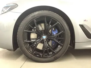 540i xDrive Limousine M Sport Standheizung