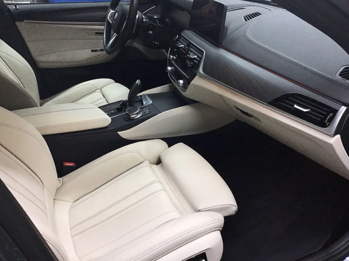 540i xDrive Limousine M Sport Standheizung