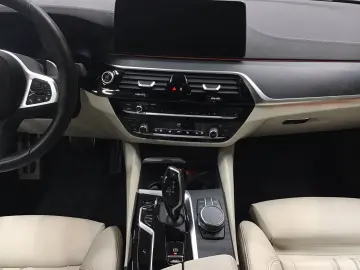 540i xDrive Limousine M Sport Standheizung